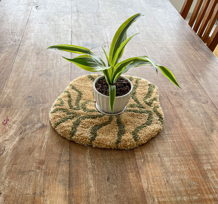 Table Rug | Roots